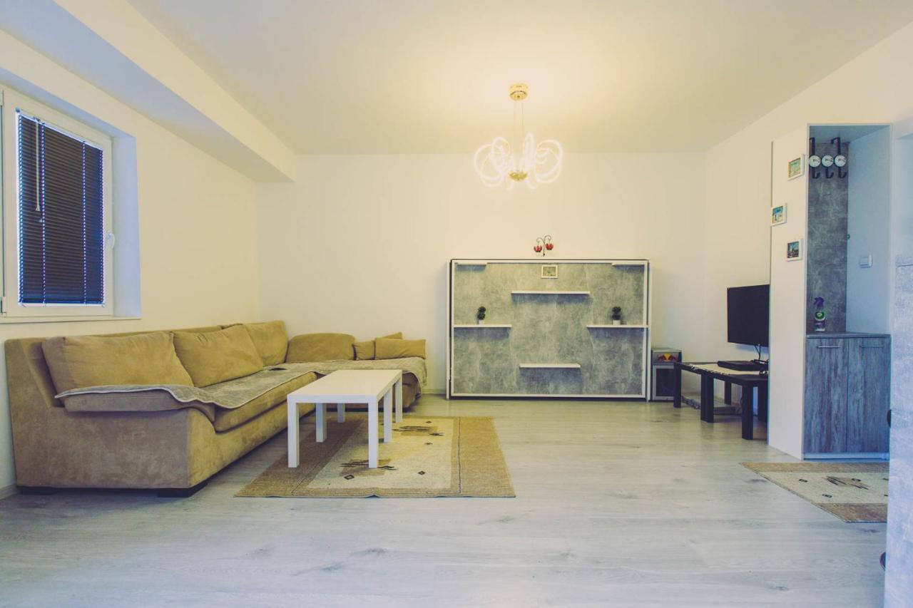 Hristovi Apartments สโกเปีย ภายนอก รูปภาพ